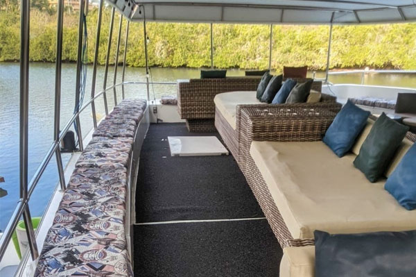 Deluxe Yacht Cabin